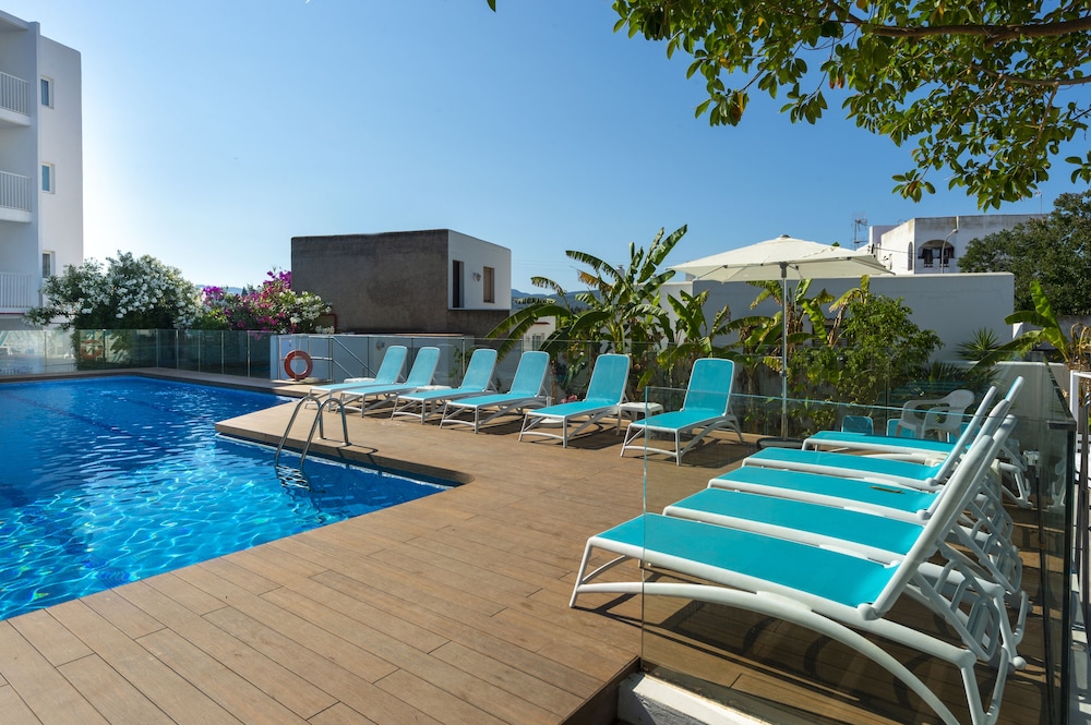 Hotel Vibra Marco Polo II - Adults Only — Swimming pool in San Antonio, Balearic Islands
