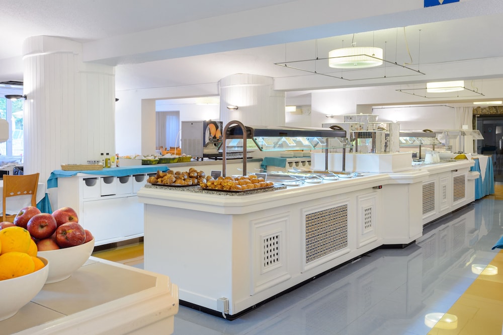 Hotel Vibra Marco Polo II - Adults Only — Restaurant & bars in San Antonio, Balearic Islands