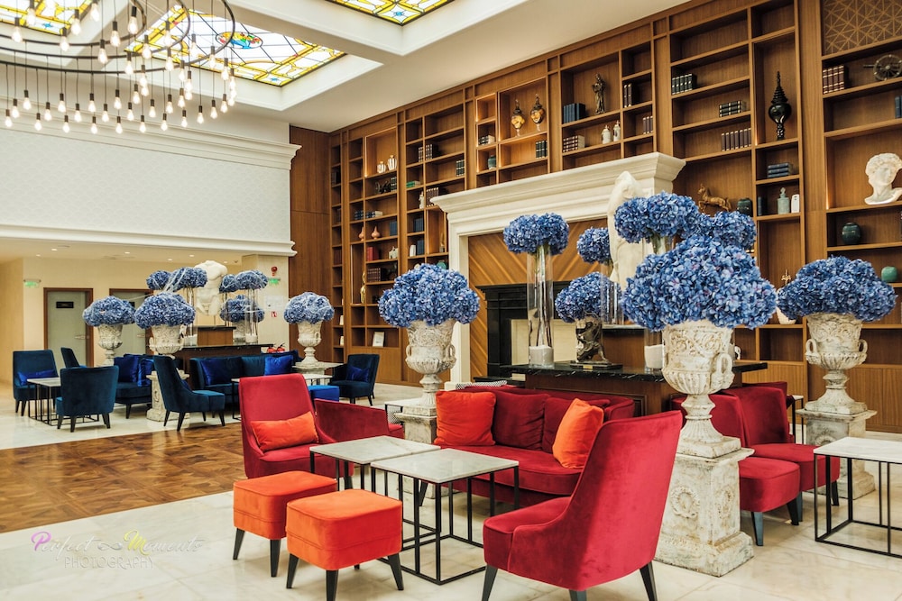 Astor Garden Hotel — Hotel building in Varna, Varna Region