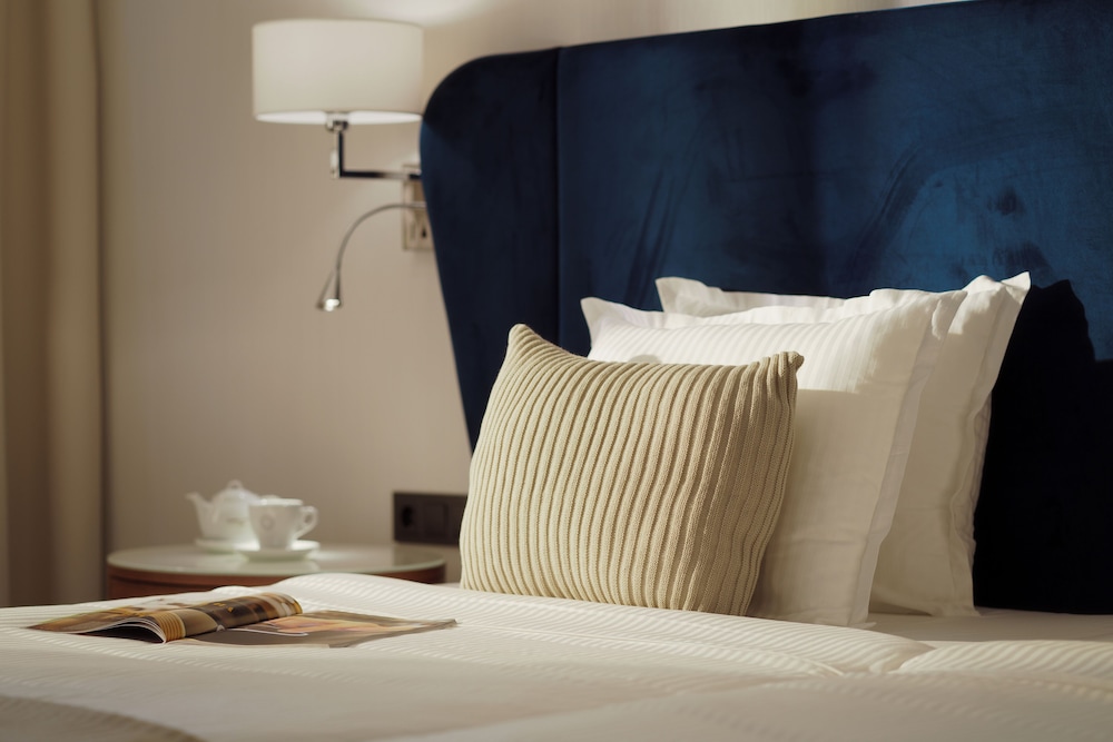 Astor Garden Hotel — Hotel rooms in Varna, Varna Region