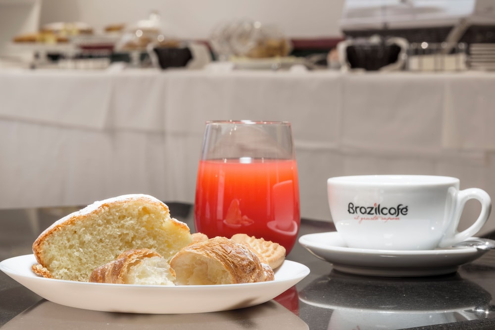 Hotel Montreal — Restaurant & bars in Ragusa, Sicily