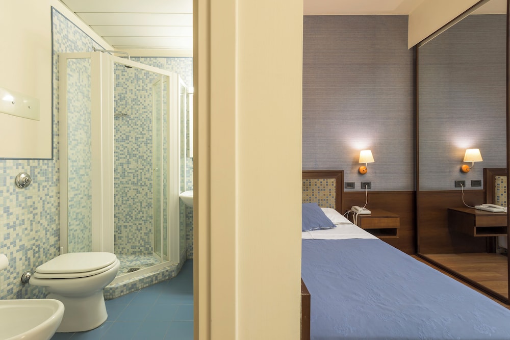 Hotel Montreal — Hotel rooms in Ragusa, Sicily