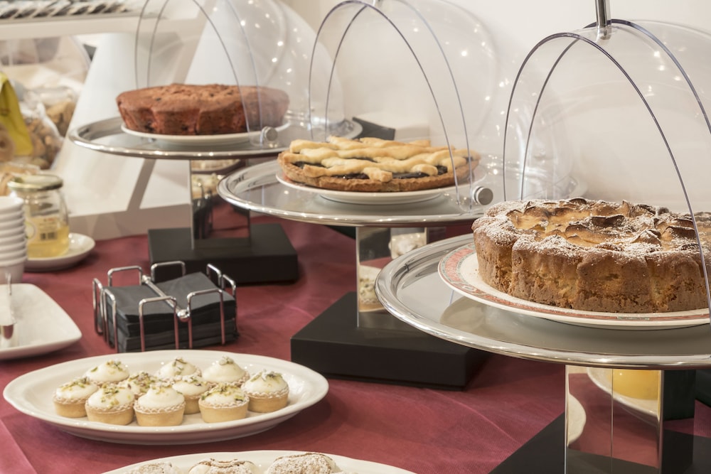 Hotel Montreal — Restaurant & bars in Ragusa, Sicily