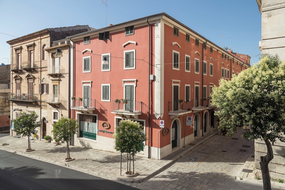 Hotel Montreal — Main photo in Ragusa, Sicily