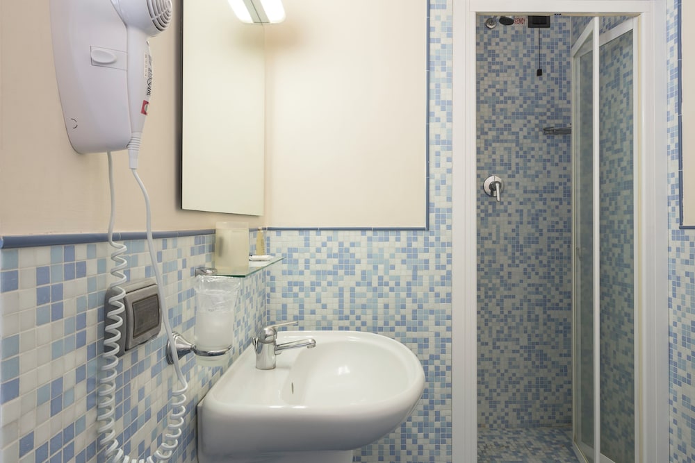 Hotel Montreal — Hotel rooms in Ragusa, Sicily