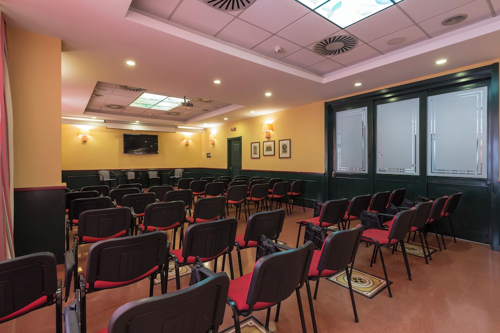 Hotel Montreal — Hotel building in Ragusa, Sicily