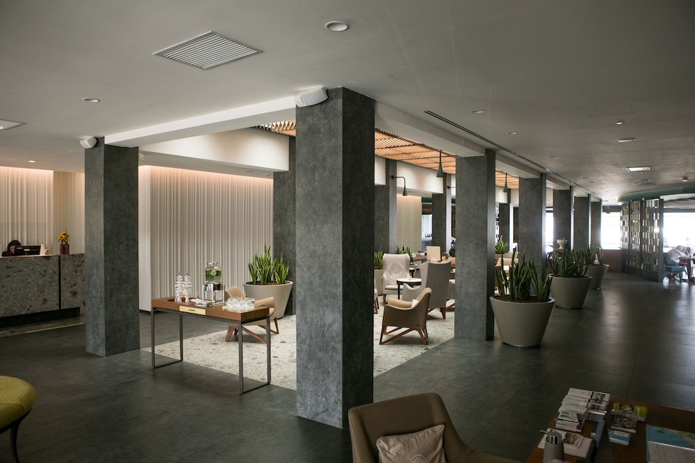 Splendido Bay Luxury Spa Resort — Restaurant & bars in Padenghe sul Garda, Lombardy