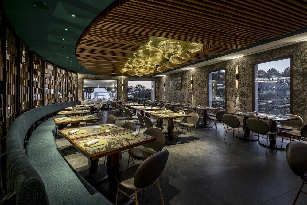 Splendido Bay Luxury Spa Resort — Restaurant & bars in Padenghe sul Garda, Lombardy