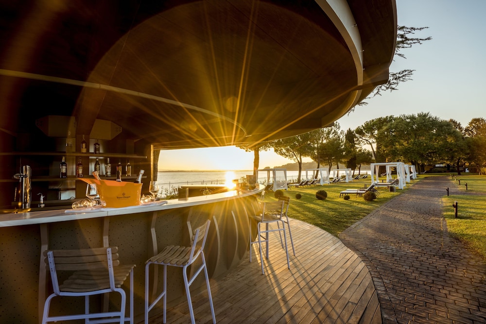 Splendido Bay Luxury Spa Resort — Restaurant & bars in Padenghe sul Garda, Lombardy