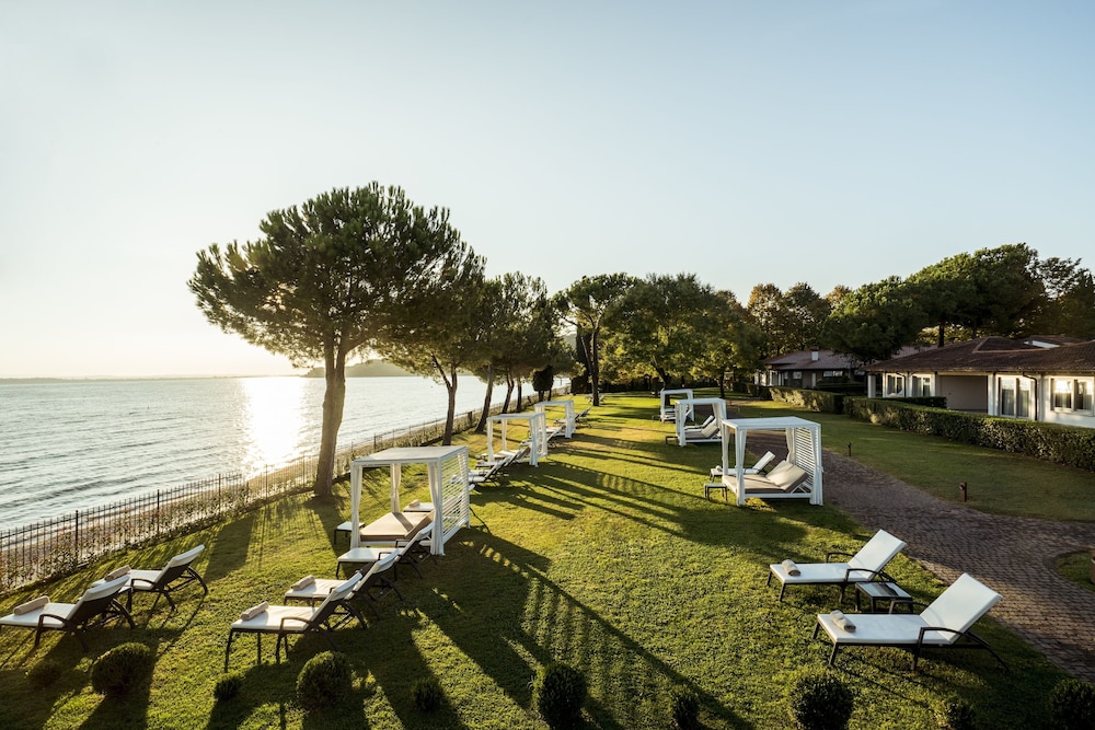 Splendido Bay Luxury Spa Resort — Beach in Padenghe sul Garda, Lombardy