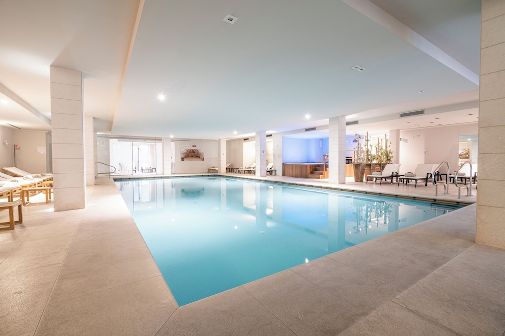 Splendido Bay Luxury Spa Resort — Swimming pool in Padenghe sul Garda, Lombardy