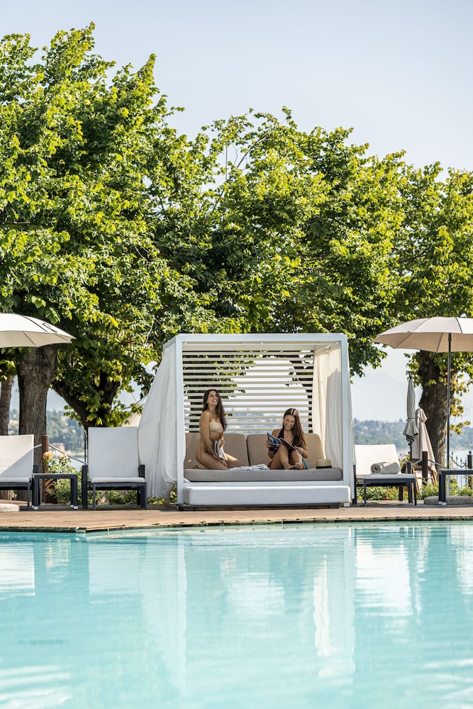 Splendido Bay Luxury Spa Resort — Swimming pool in Padenghe sul Garda, Lombardy