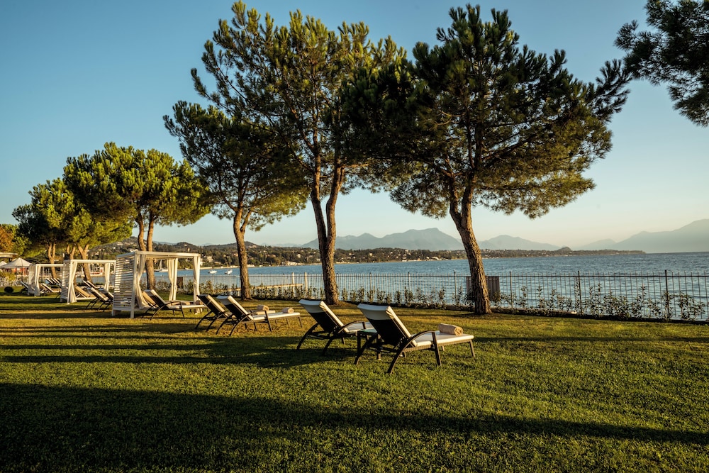 Splendido Bay Luxury Spa Resort — Beach in Padenghe sul Garda, Lombardy
