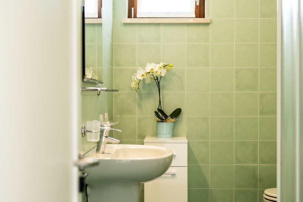 Onda Blu Resort — Hotel rooms in Manerba del Garda, Lombardy