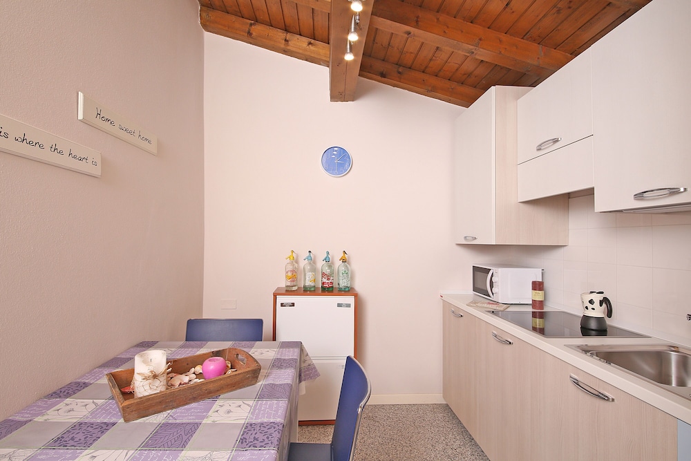 Onda Blu Resort — Hotel rooms in Manerba del Garda, Lombardy