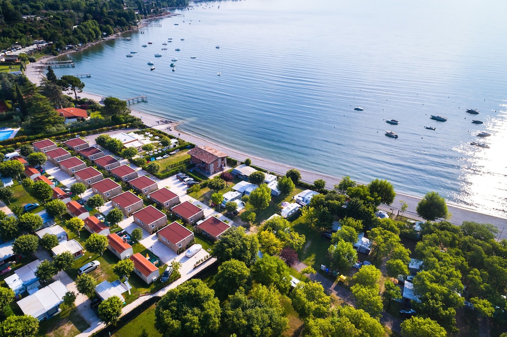 Onda Blu Resort — Beach in Manerba del Garda, Lombardy