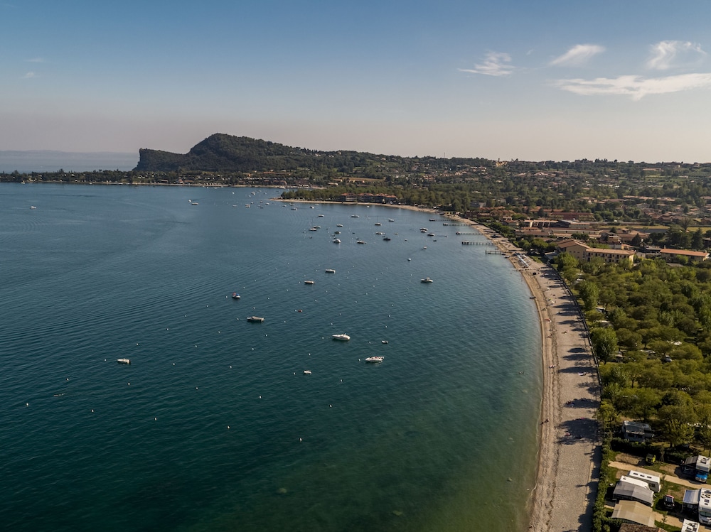 Onda Blu Resort — Beach in Manerba del Garda, Lombardy
