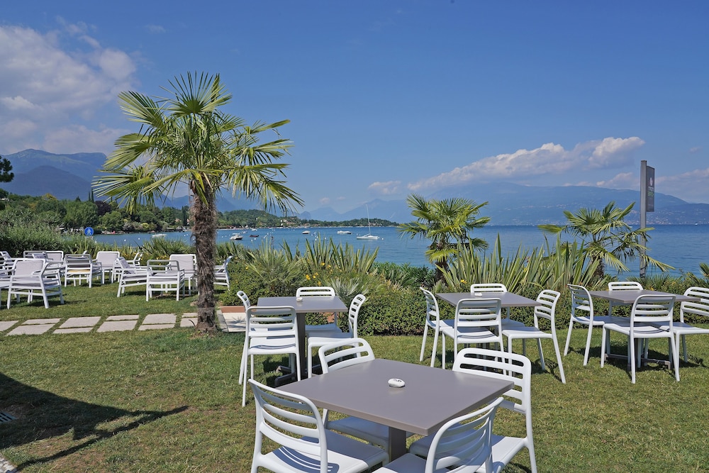Onda Blu Resort — Restaurant & bars in Manerba del Garda, Lombardy