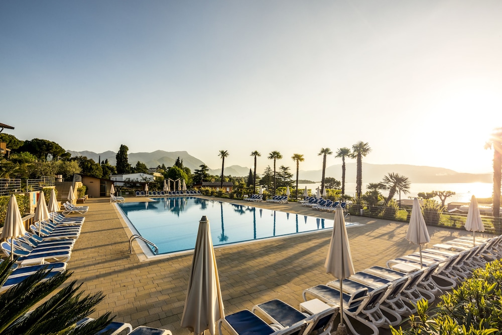 Onda Blu Resort — Swimming pool in Manerba del Garda, Lombardy