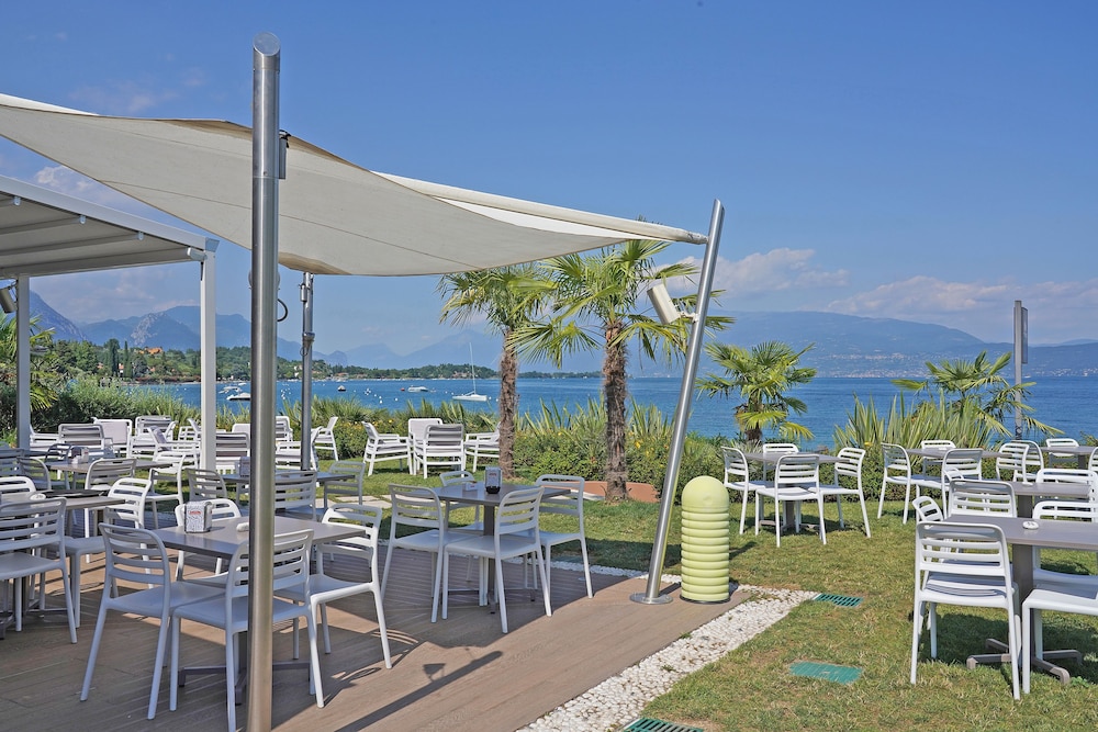 Onda Blu Resort — Restaurant & bars in Manerba del Garda, Lombardy