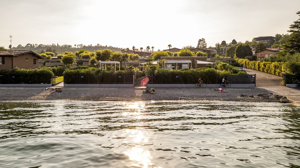 Onda Blu Resort — Beach in Manerba del Garda, Lombardy
