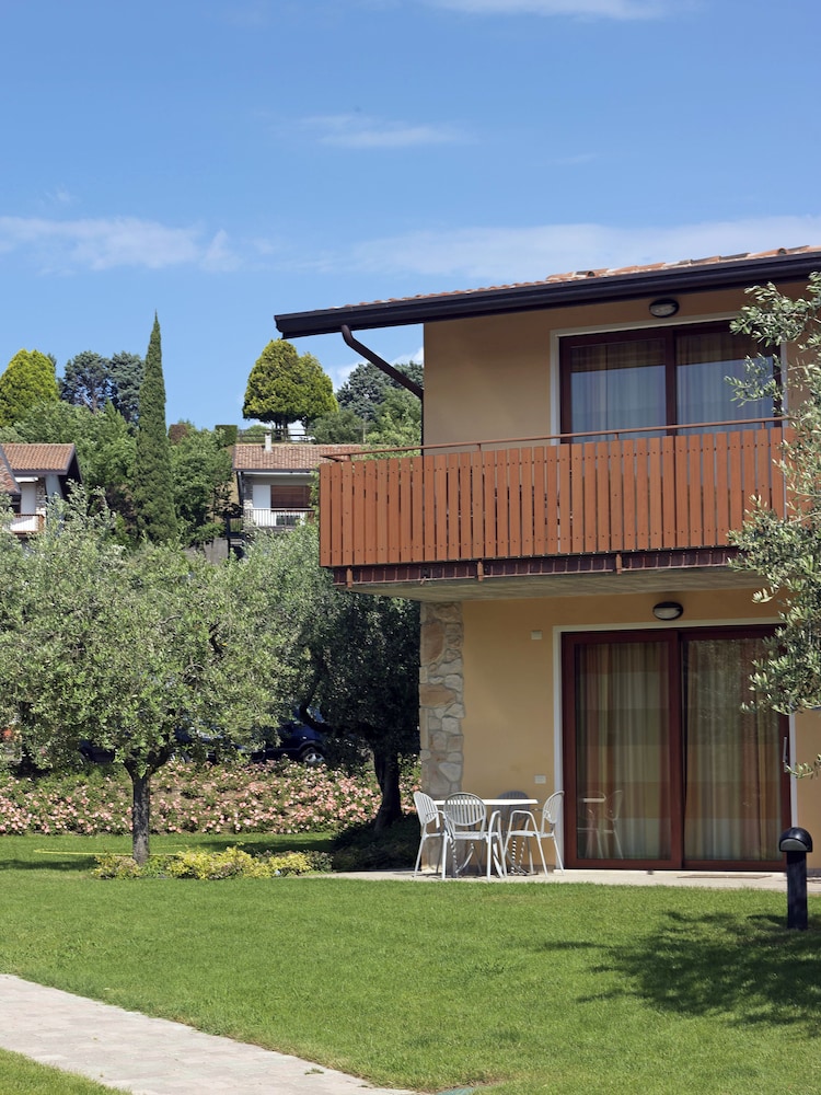 Onda Blu Resort — Hotel building in Manerba del Garda, Lombardy