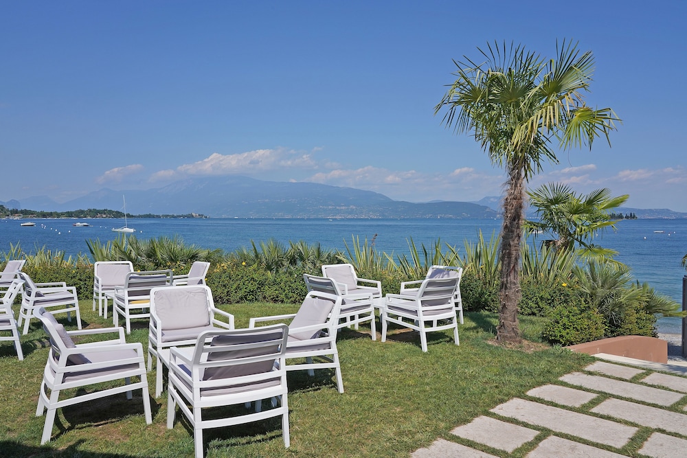 Onda Blu Resort — Restaurant & bars in Manerba del Garda, Lombardy