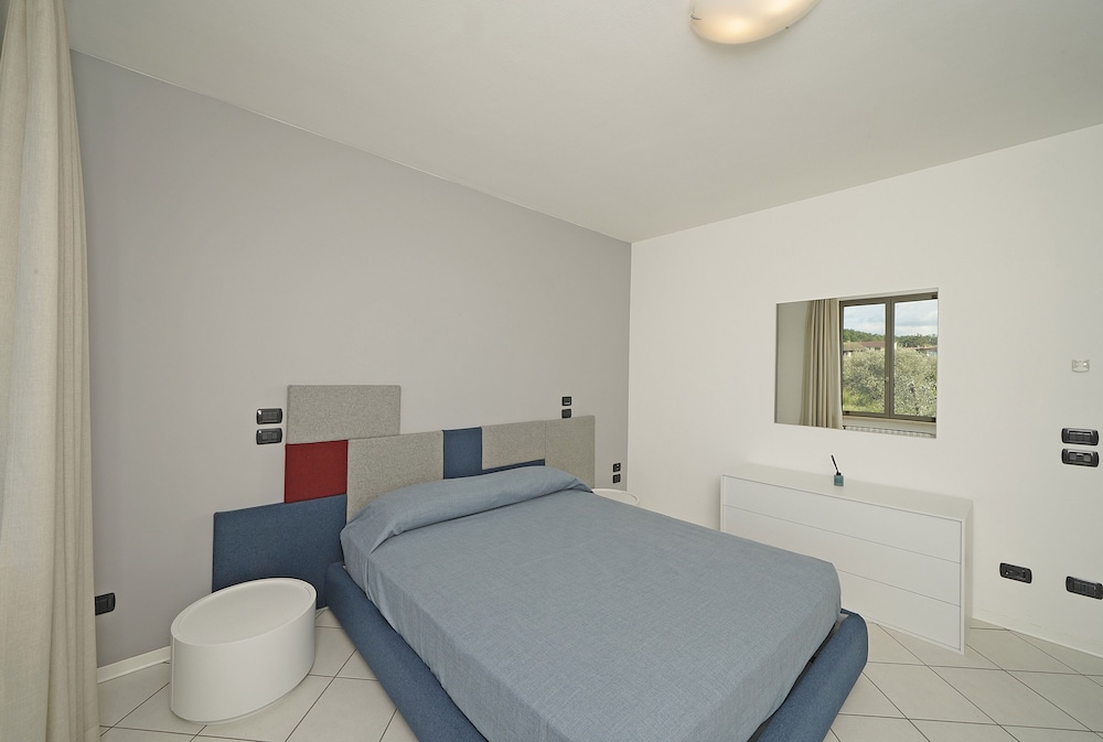 Onda Blu Resort — Hotel rooms in Manerba del Garda, Lombardy