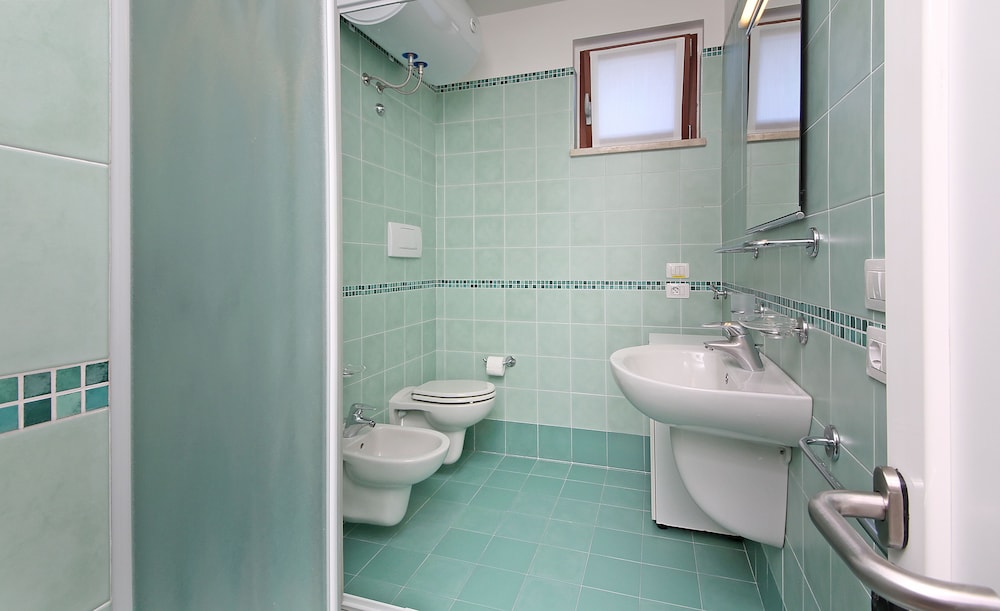 Onda Blu Resort — Hotel rooms in Manerba del Garda, Lombardy