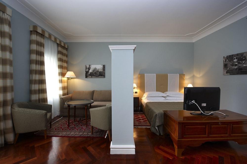 Grand Hotel Piazza Borsa — Hotel rooms in Palermo, Sicily