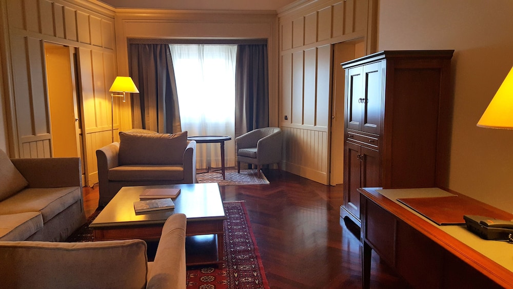 Grand Hotel Piazza Borsa — Hotel rooms in Palermo, Sicily