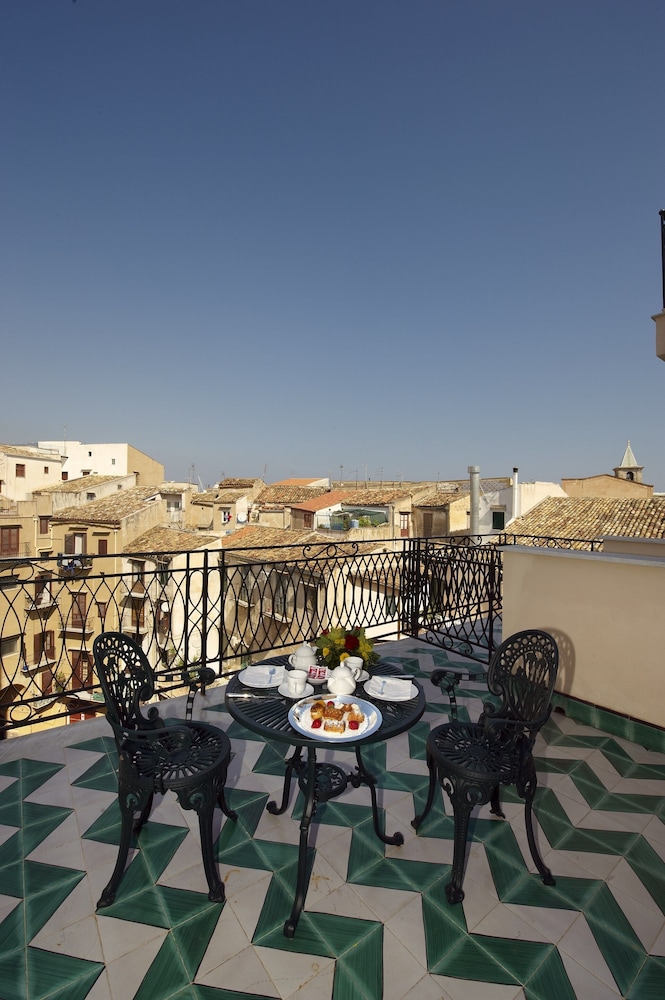 Grand Hotel Piazza Borsa — Hotel building in Palermo, Sicily