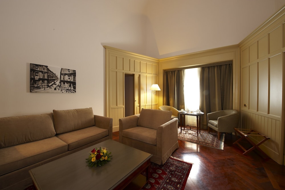 Grand Hotel Piazza Borsa — Hotel rooms in Palermo, Sicily