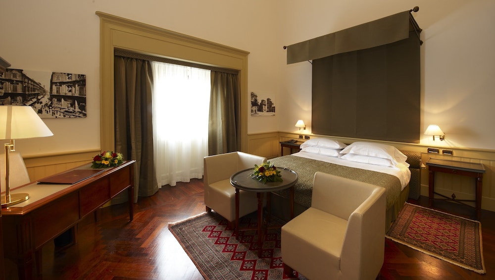 Grand Hotel Piazza Borsa — Hotel rooms in Palermo, Sicily