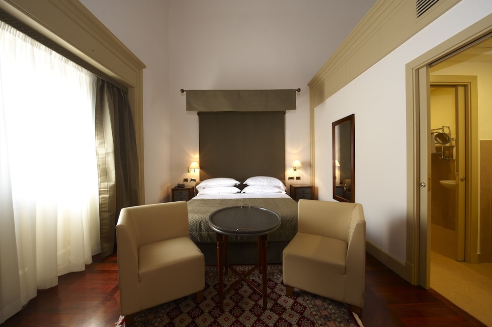 Grand Hotel Piazza Borsa — Hotel rooms in Palermo, Sicily