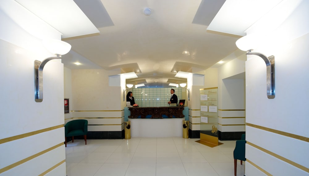 Grand Hotel Piazza Borsa — Hotel building in Palermo, Sicily