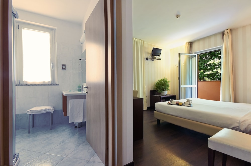 Hotel 2C — Hotel rooms in Legnano, Lombardy