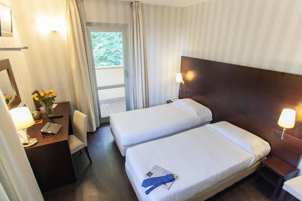 Hotel 2C — Hotel rooms in Legnano, Lombardy