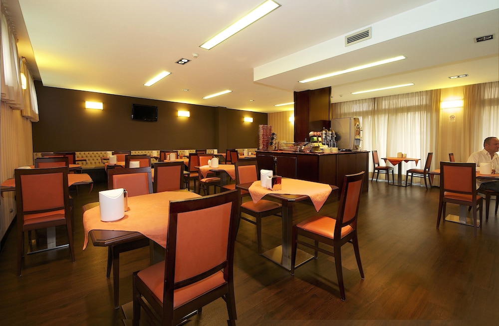 Hotel 2C — Restaurant & bars in Legnano, Lombardy