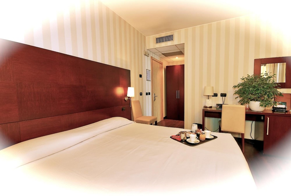 Hotel 2C — Hotel rooms in Legnano, Lombardy