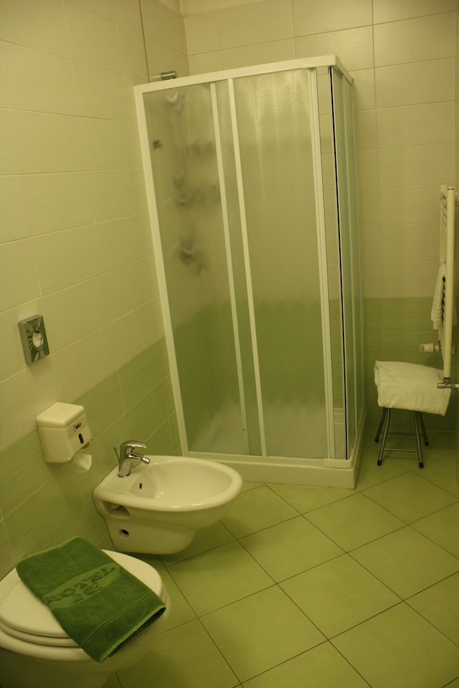 Hotel 2C — Hotel rooms in Legnano, Lombardy
