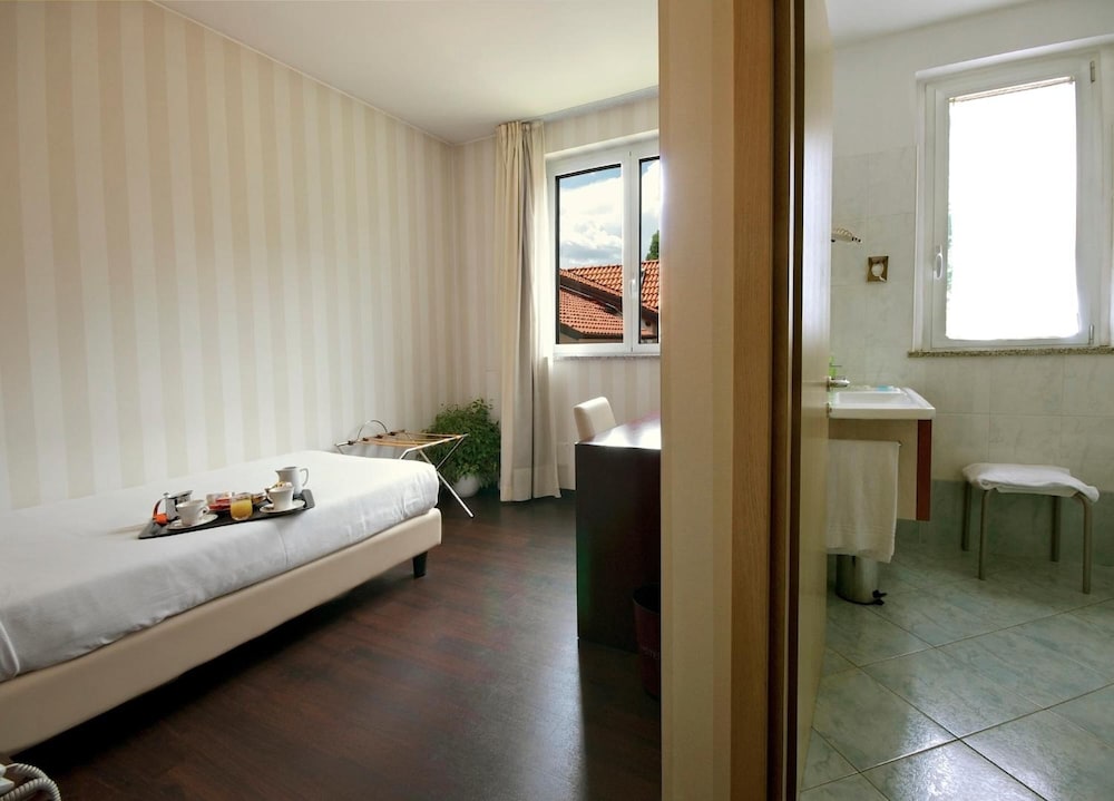 Hotel 2C — Hotel rooms in Legnano, Lombardy