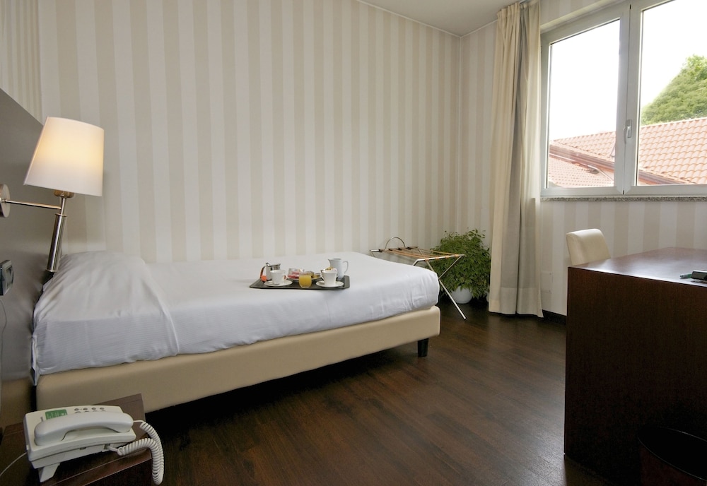 Hotel 2C — Hotel rooms in Legnano, Lombardy