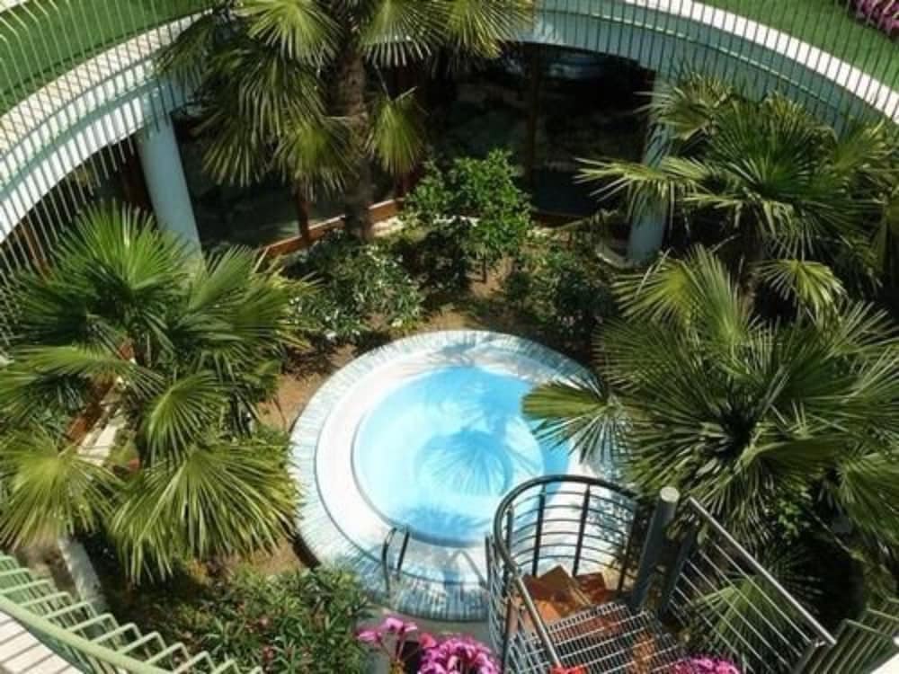 Hotel Alexander — Swimming pool in Limone sul Garda, Lombardy