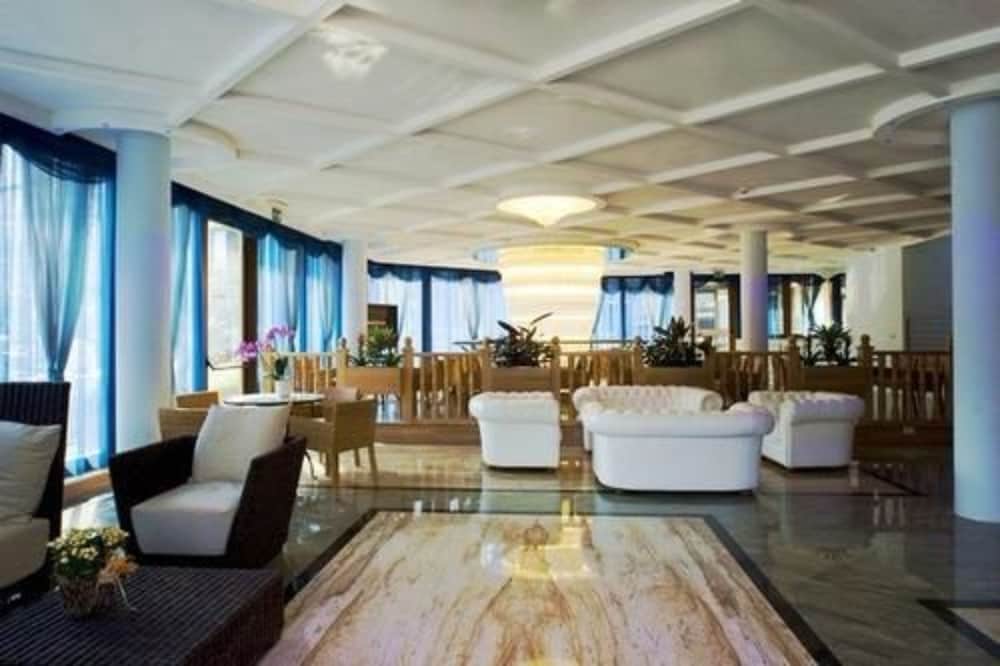 Hotel Alexander — Restaurant & bars in Limone sul Garda, Lombardy