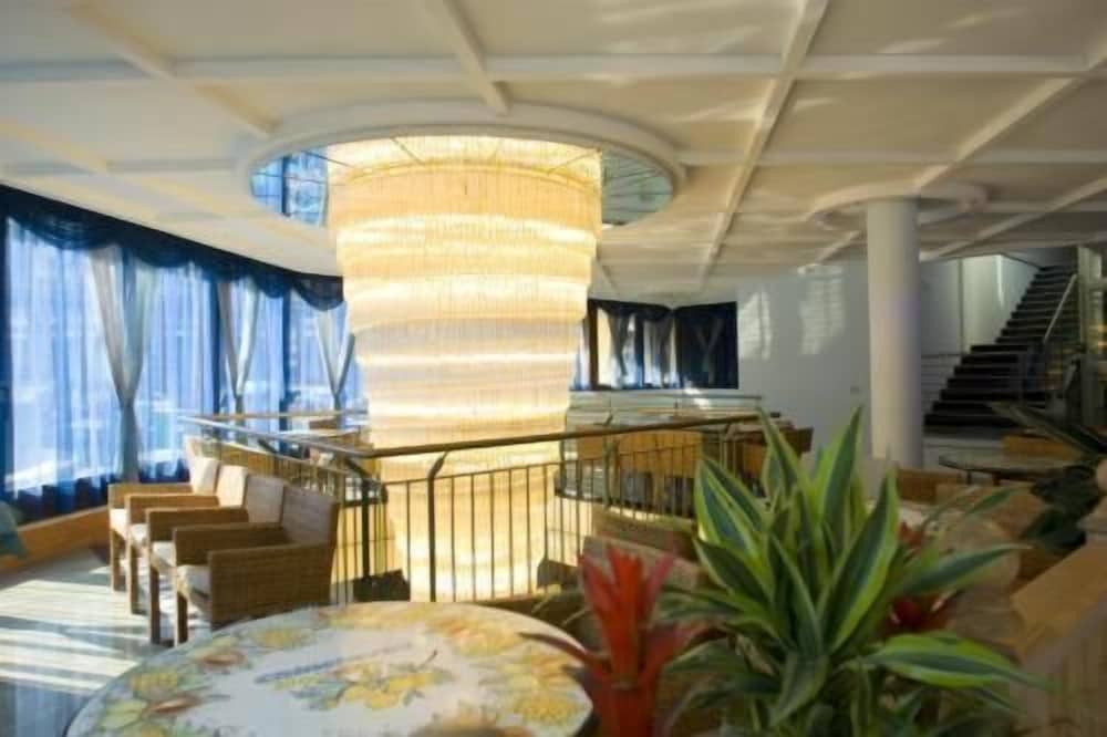 Hotel Alexander — Restaurant & bars in Limone sul Garda, Lombardy