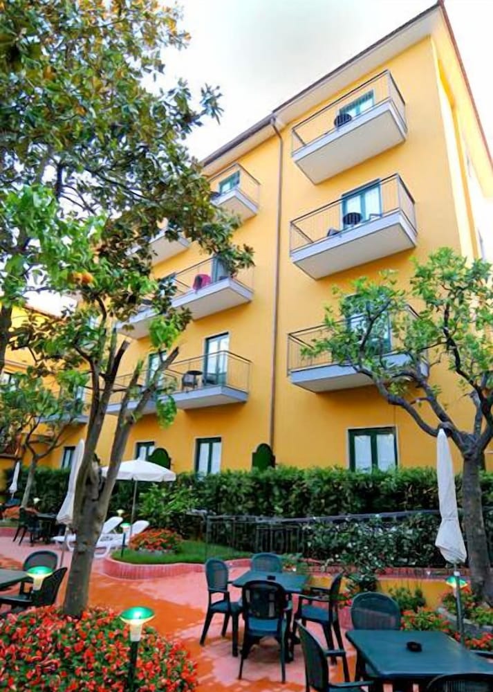 Hotel Astoria Sorrento — Hotel building in Sorrento, Campania