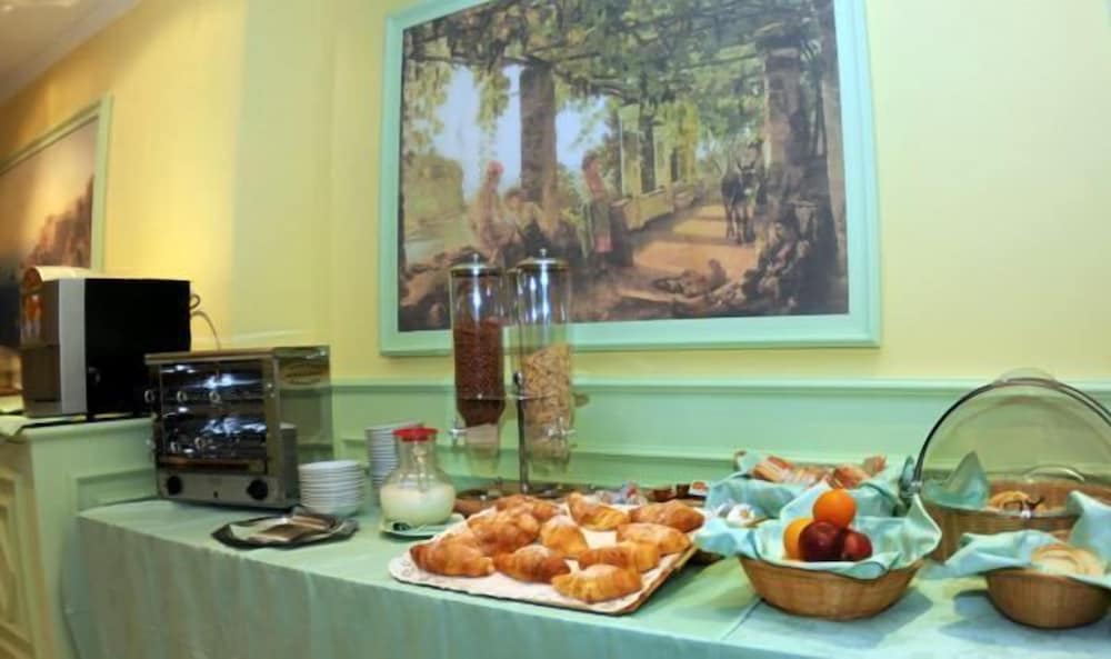 Hotel Astoria Sorrento — Restaurant & bars in Sorrento, Campania