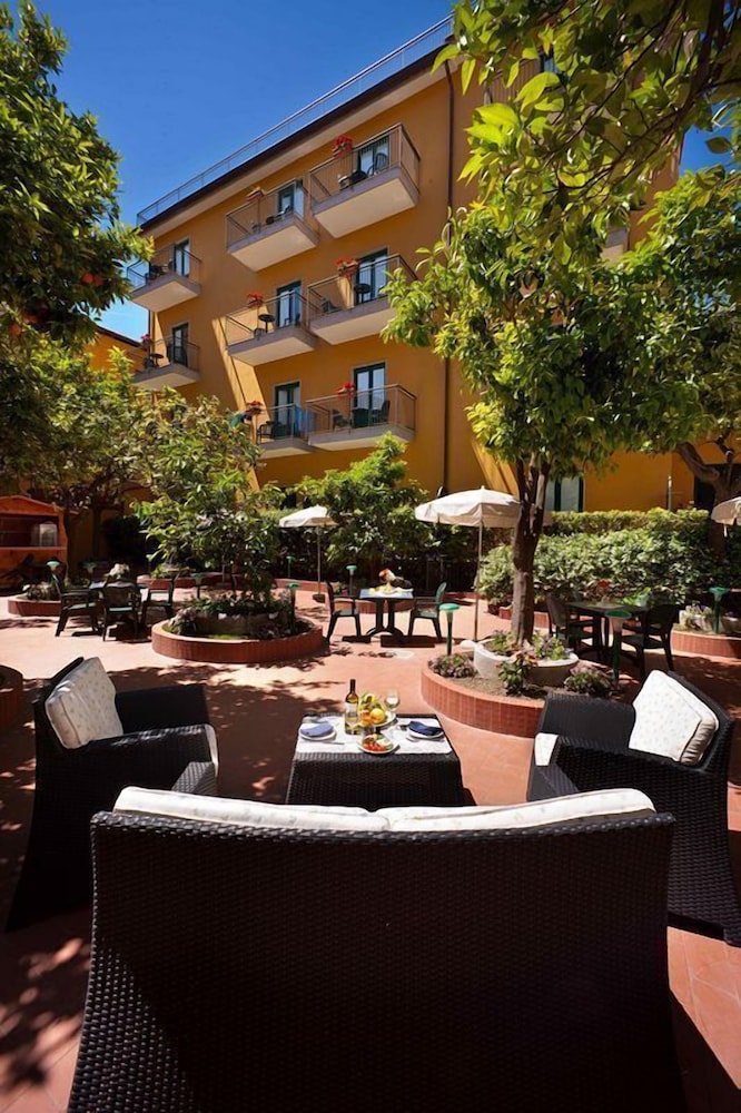 Hotel Astoria Sorrento — Hotel building in Sorrento, Campania