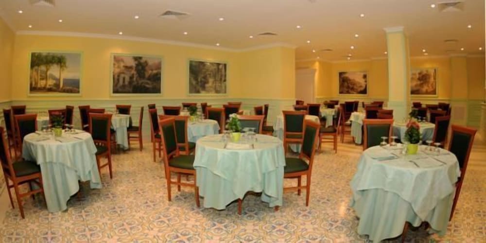Hotel Astoria Sorrento — Restaurant & bars in Sorrento, Campania
